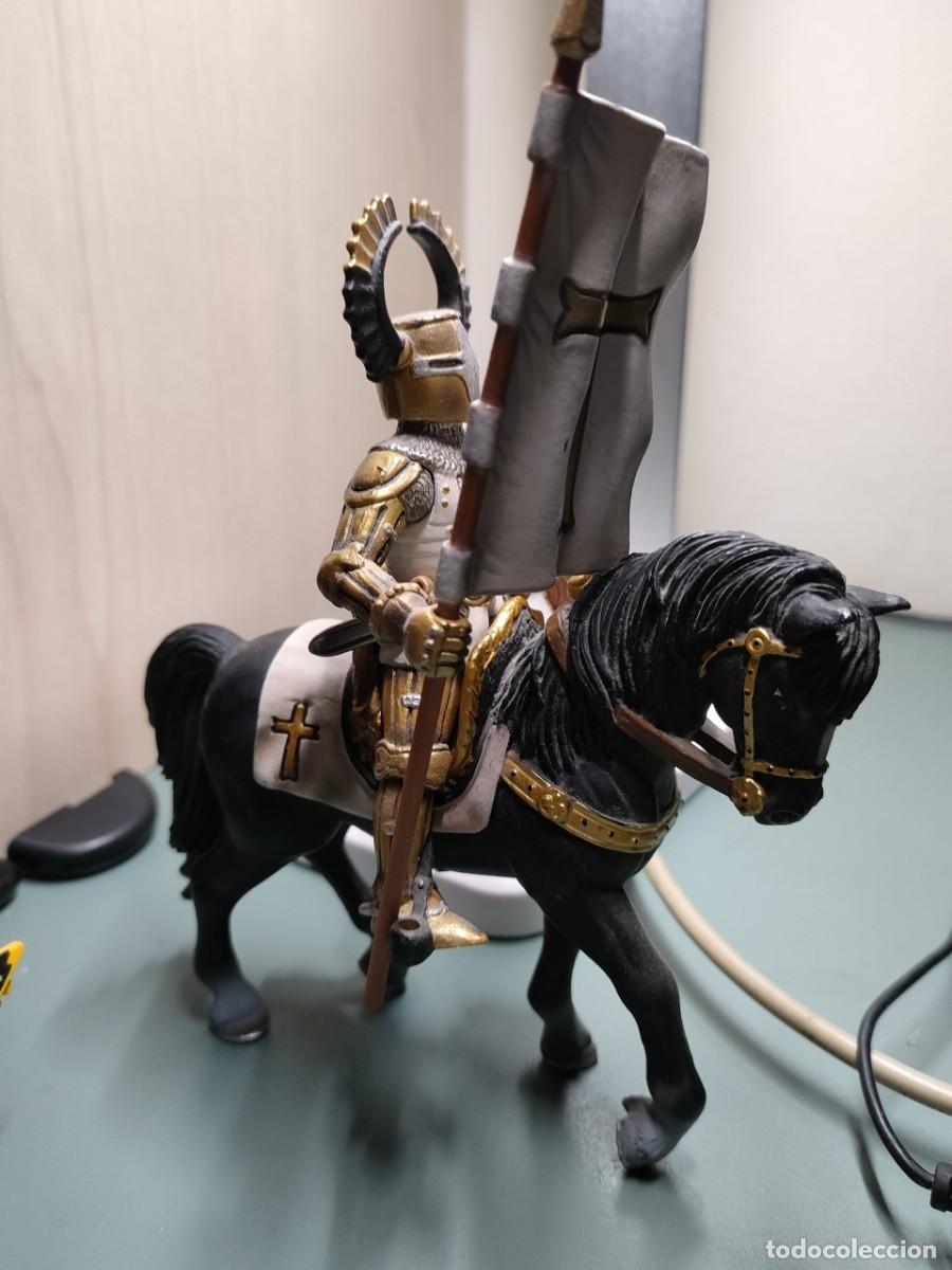 Figuras de goma y PVC: CABALLERO SCHLEICH - Foto 1