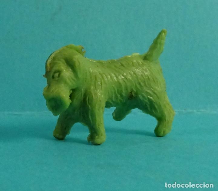 Figuras de goma y PVC: PERRO FOX TERRIER. FIGURA DE PL&Aacute;STICO. DUNKIN - Foto 1