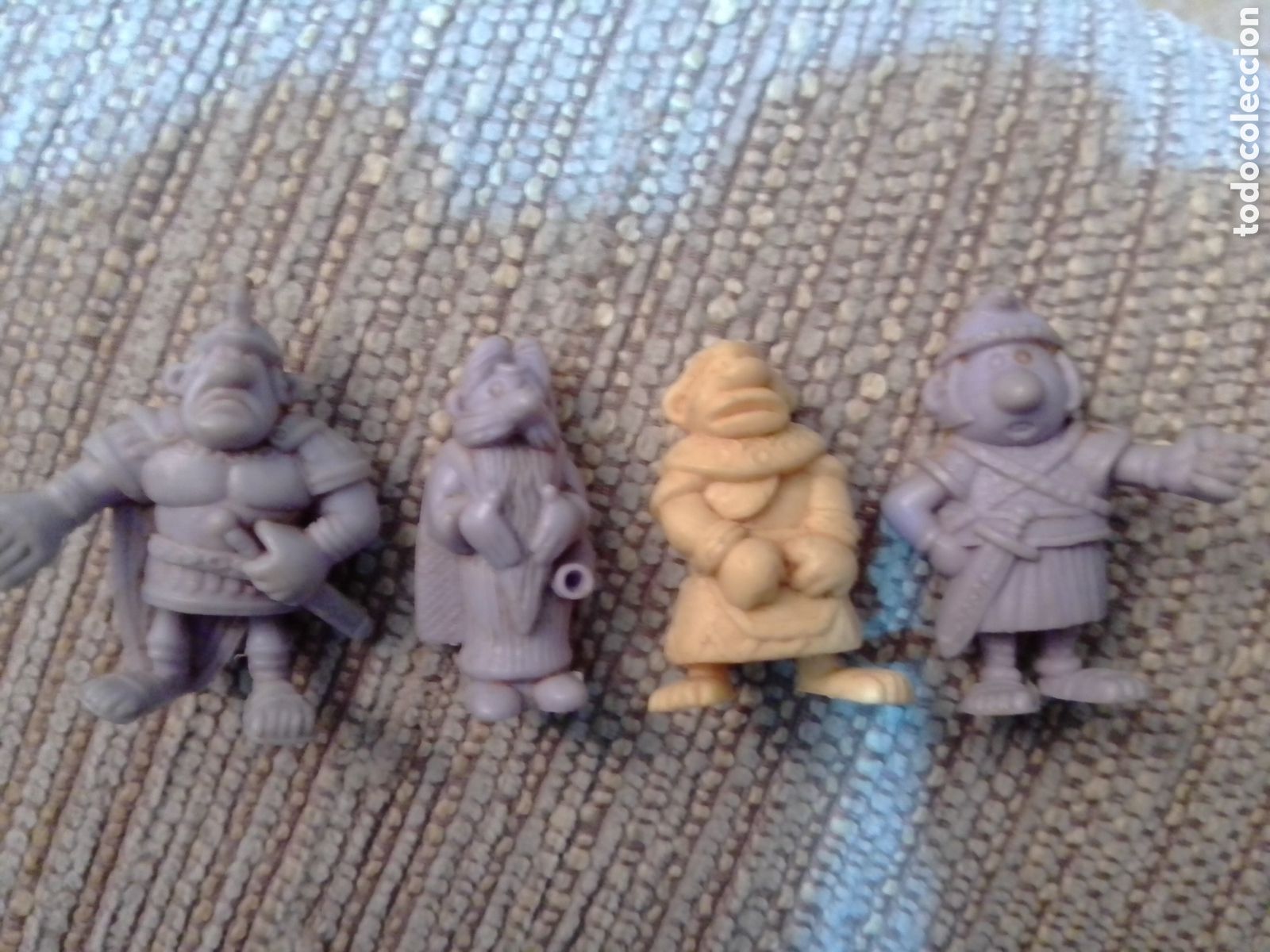 Figuras de goma y PVC: AST&Eacute;RIX. Cuatro figuras, de Dunkin. - Foto 1