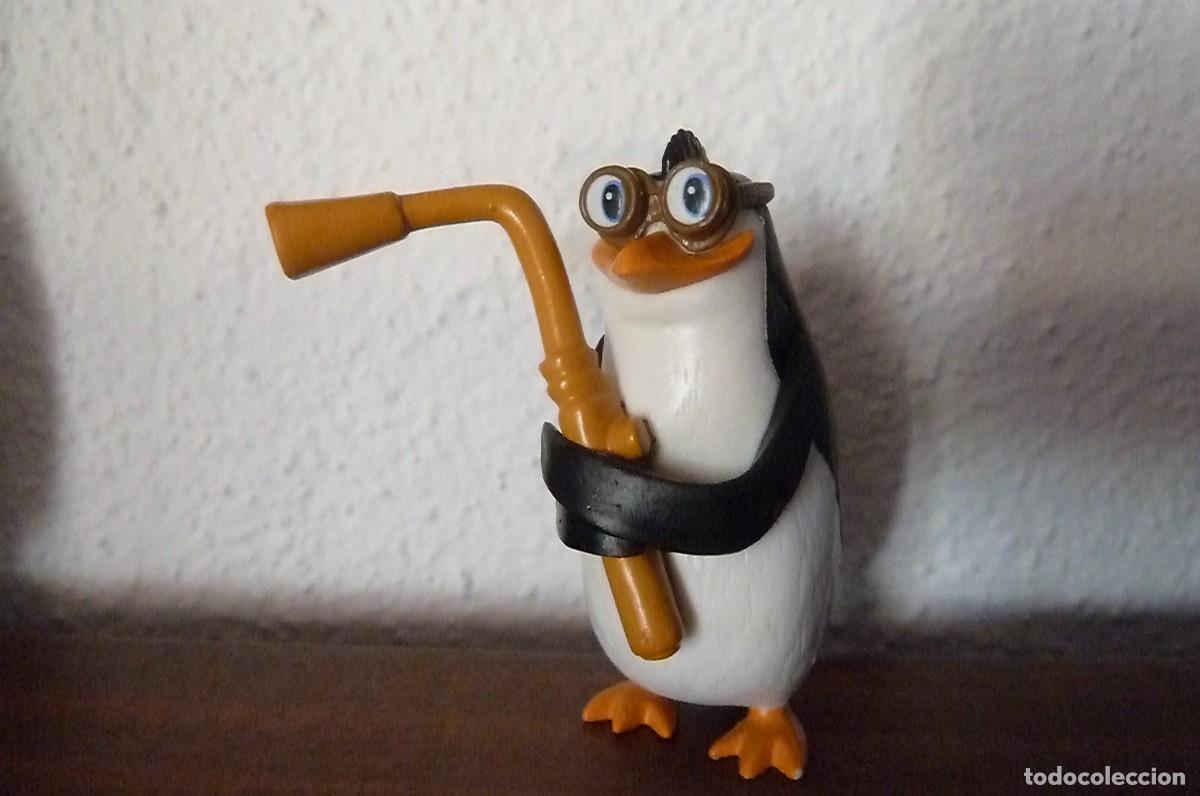 Figuras de goma y PVC: Pinguino Madagascar. 2010 - Foto 1
