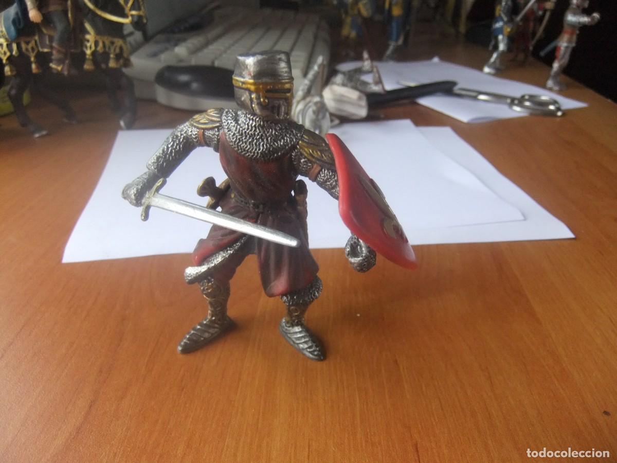 Figuras de goma y PVC: MEDIEVAL SCHLEICH ROJO - Foto 1