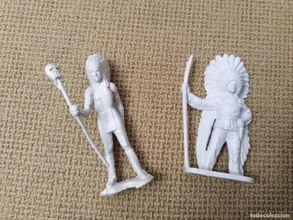 Figuras de goma y PVC: Lote indios antiguos - Foto 1