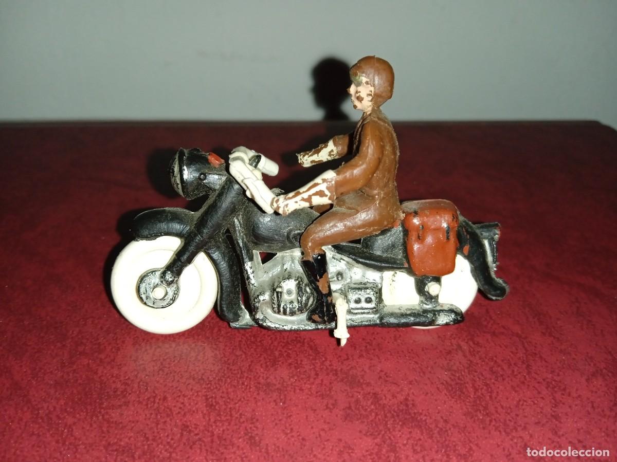 Figuras de goma y PVC: MOTORISTA de PL&Aacute;STICO. - Foto 5