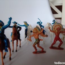 Figuras de Goma y PVC: LOTE 5 SOLDADOS A CABALLO PECH + 2 INDIOS ¿JECSAN? AÑOS 60.. Lote 382375199