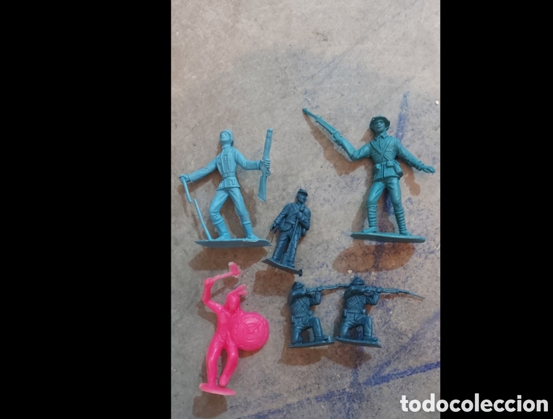 Rubber and PVC Figures: Antiguas figuras Indios y Vaqueros a&ntilde;os 70