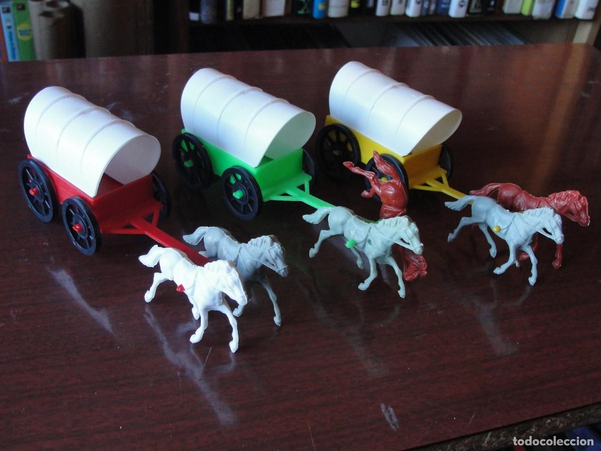 Figuras de goma y PVC: 3 carretas del oeste plastico - Foto 1