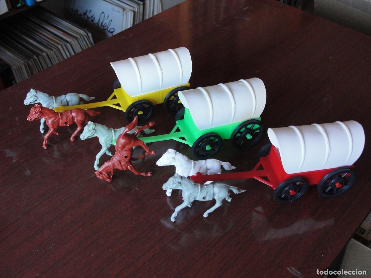 Figuras de goma y PVC: 3 carretas del oeste plastico - Foto 3