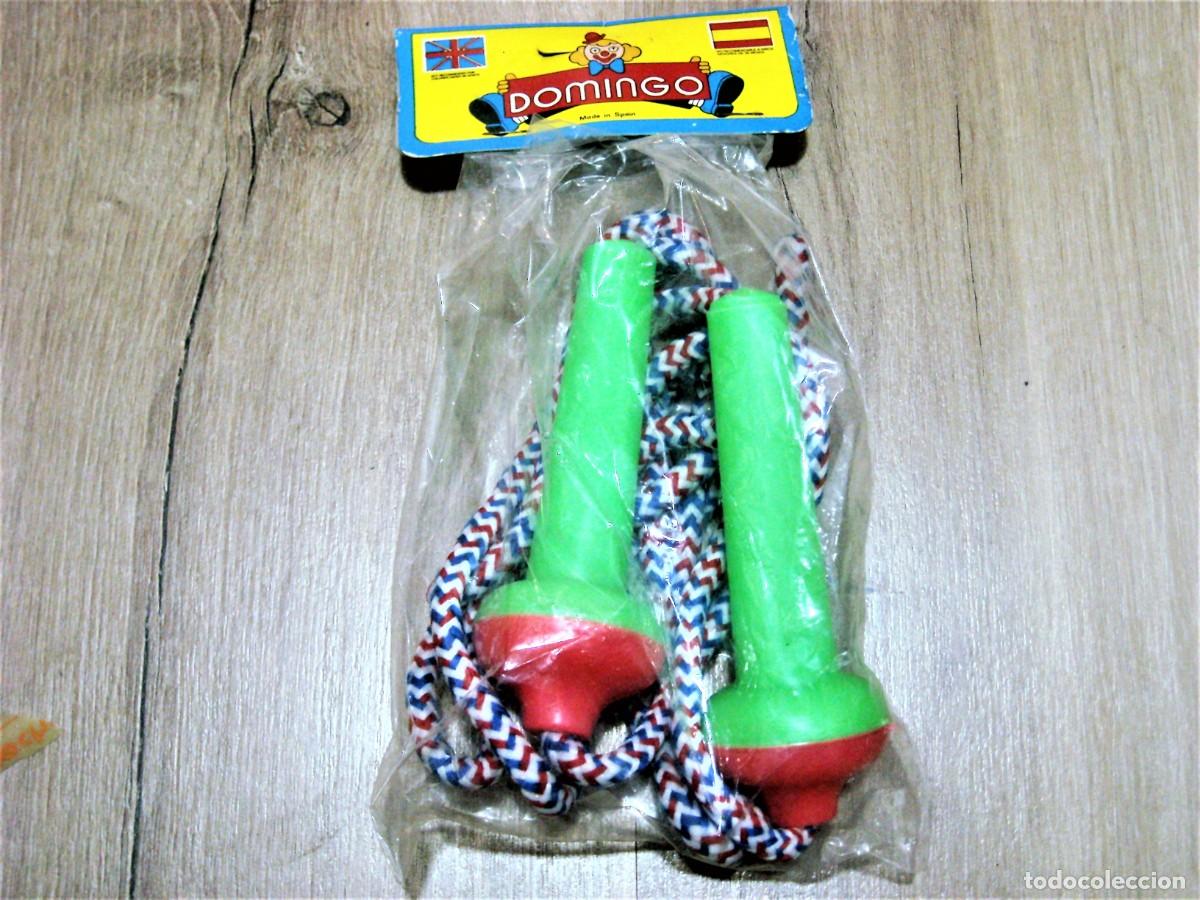 Figuras de goma y PVC: Antigua Comba de Juguete. - Foto 2