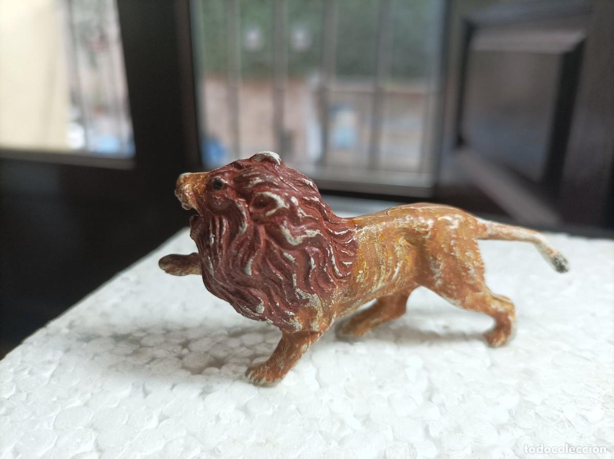 Figuras de goma y PVC: Lote leon - pech - Foto 2