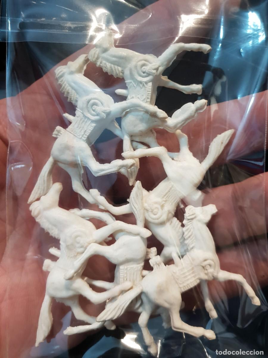 Figuras de goma y PVC: Lote 6 caballos pvc mini oeste? Indios - Foto 2
