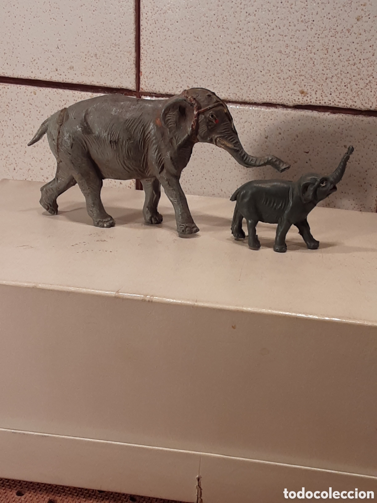 Figuras de goma y PVC: Elefantes circo jecsan - Foto 1