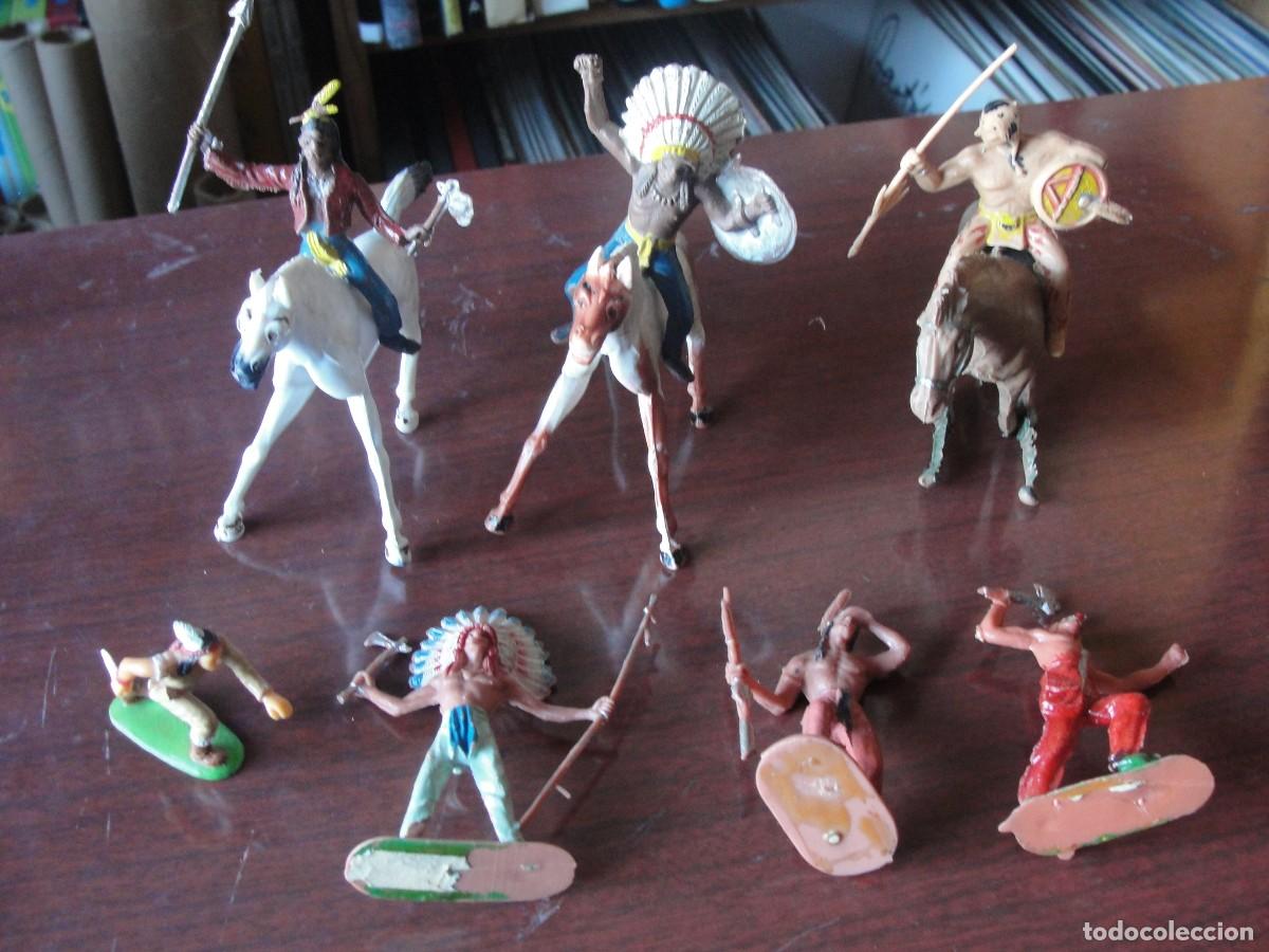 Figuras de goma y PVC: lote oeste 7 indios + 3 caballos comansi - Foto 1