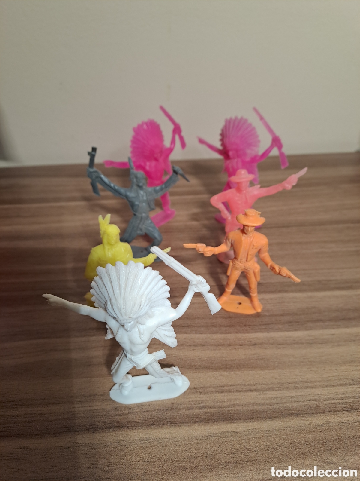 Figuras de goma y PVC: 7 FIGURAS OESTE DE COMANSI. INDIOS Y VAQUEROS. WESTERN. - Foto 1