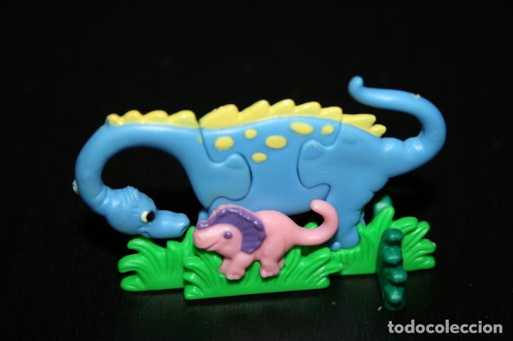 Kinder &Uuml;berraschung: Kinder Ferrero 331D puzzle pl&aacute;stico relieve 3D vida en la prehistoria 1 fig. sin BPZ