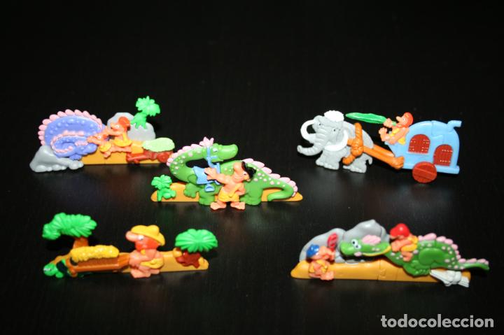 Figuras de goma Kinder: Kinder Ferrero 330B puzzle pl&aacute;stico relieve 3D nueva vida prehistoria (serie 2) complet 5 fig+5 BPZ