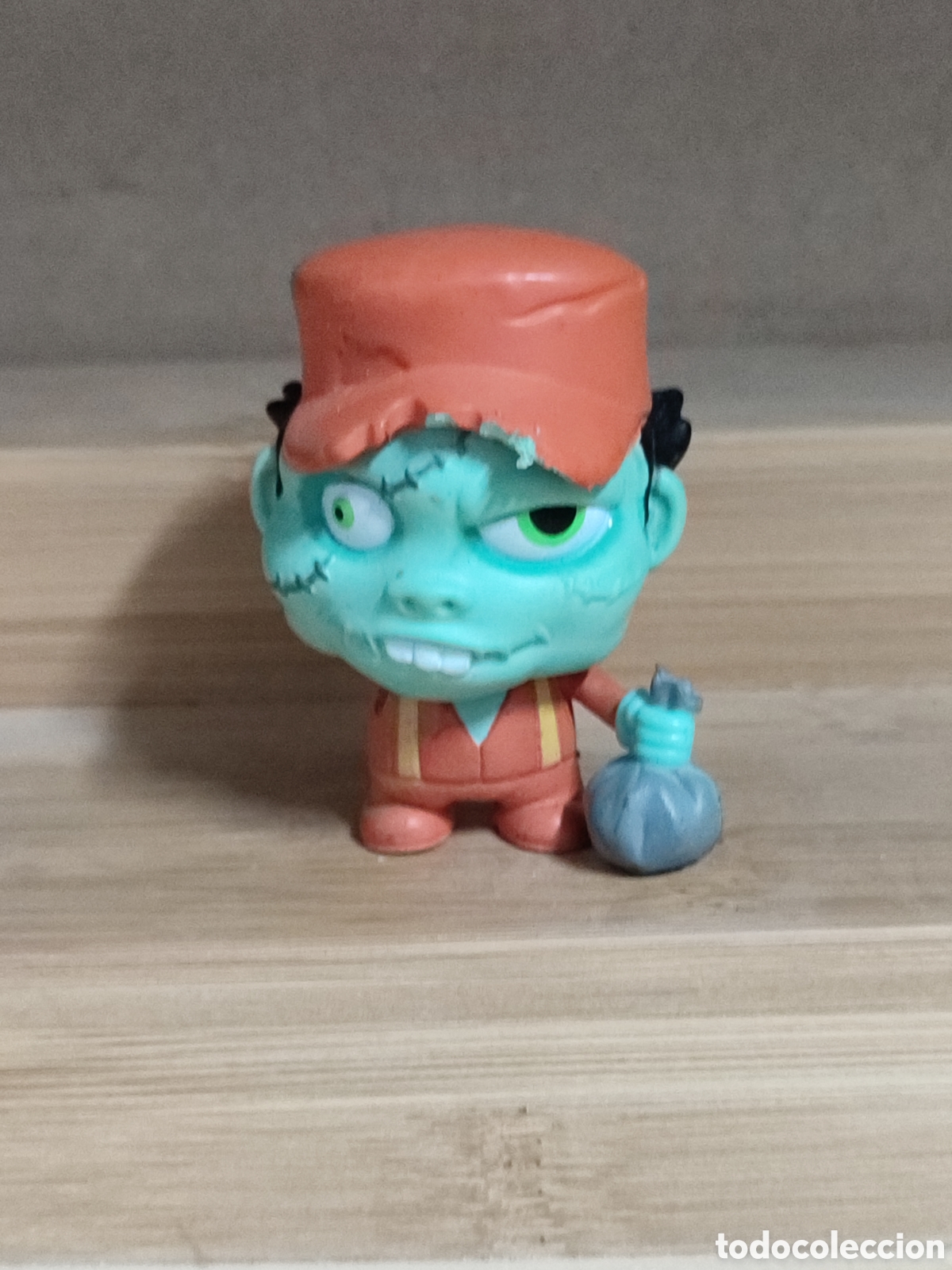 Rubber and PVC Figures: Figura goma de la marca Simba. Zombie zity