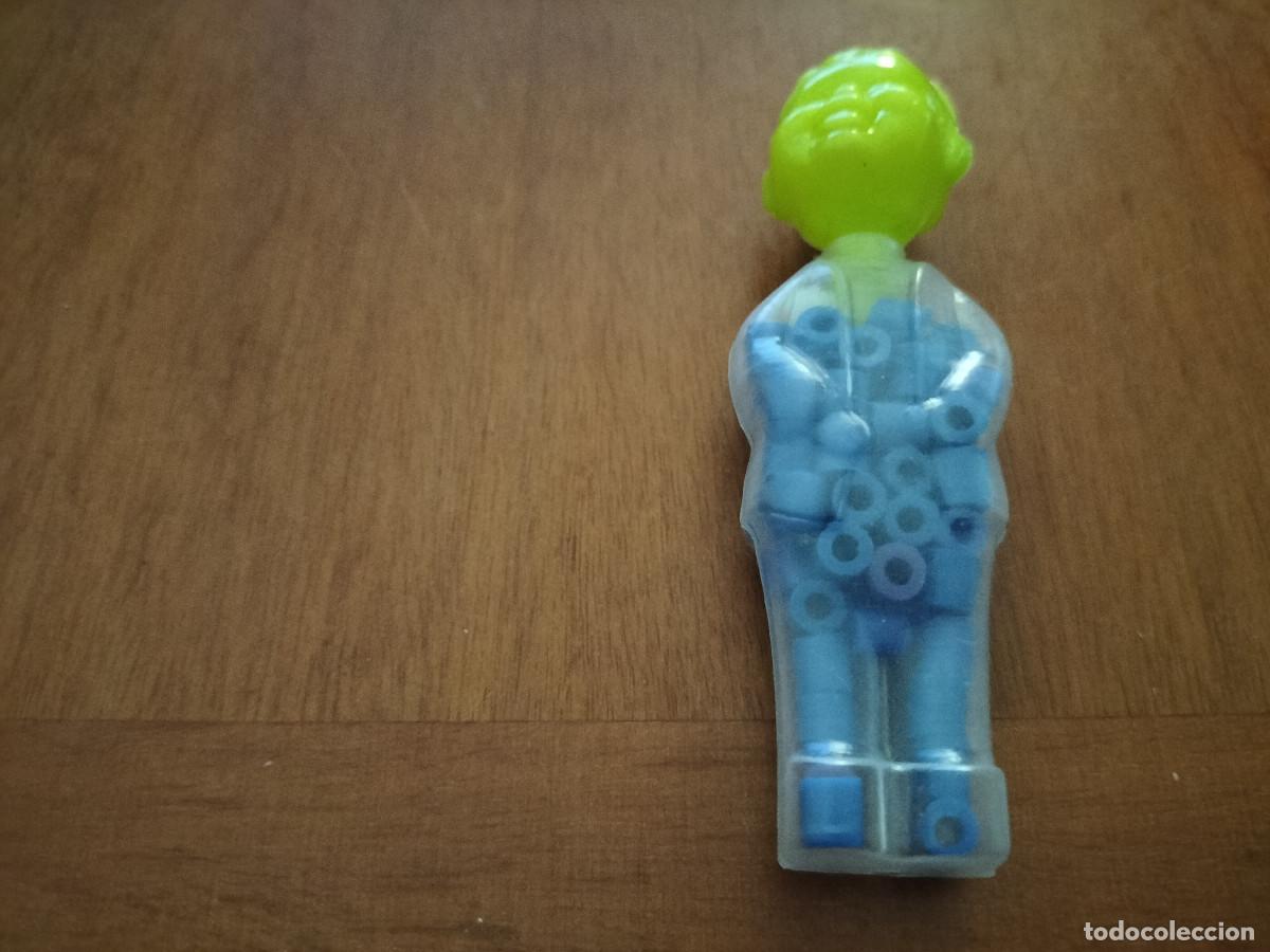 Figurines en Caoutchouc et PVC: MU&Ntilde;ECO DE PL&Aacute;STICO HUECO. 9 CM. REPLETO DE FICHAS DE HAMA AZUL. BUEN ESTADO. B-4