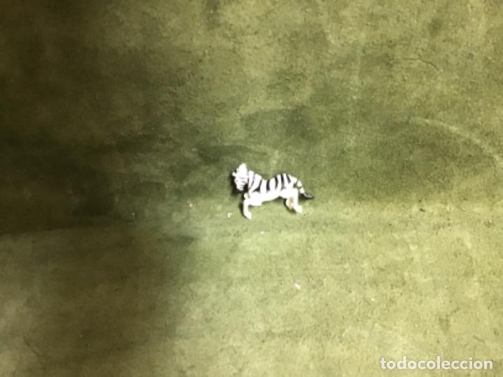 Figuras de goma y PVC: CEBRA DE PLASTICO - Foto 2