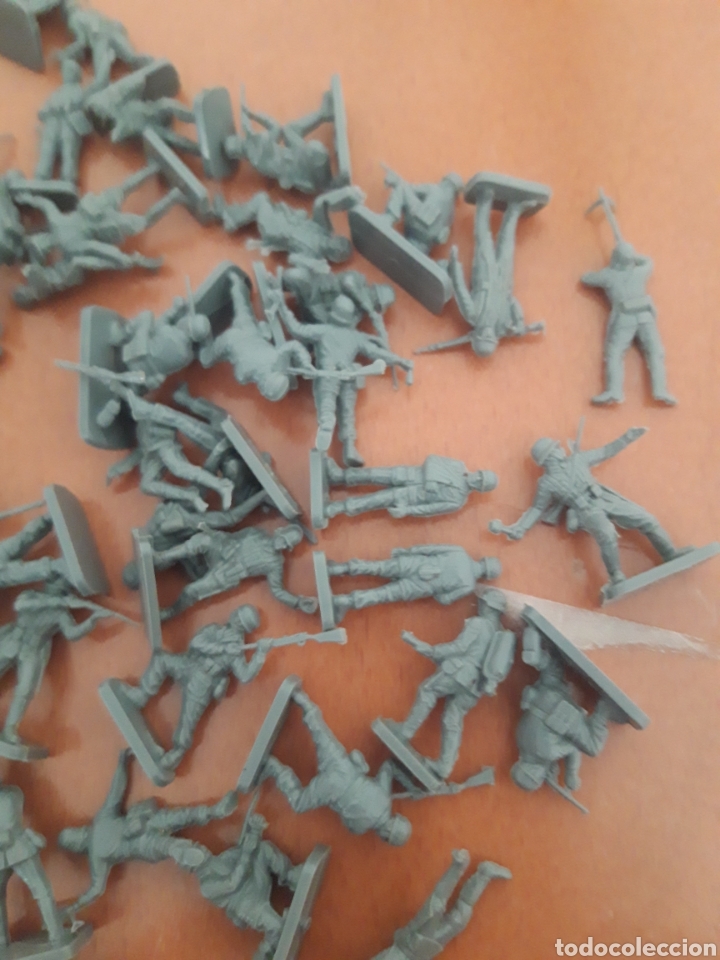 Figuras de goma y PVC: Montaplex dunkin akemanes - Foto 2