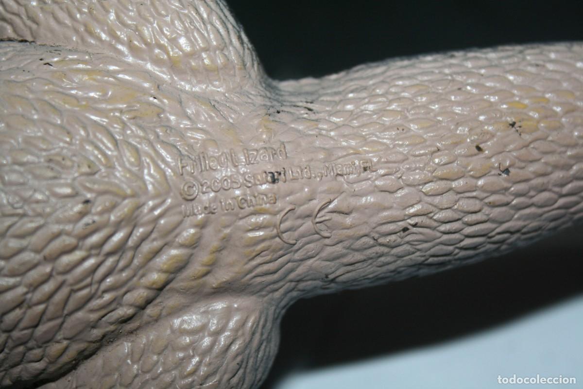 Figuras de goma y PVC: mu&ntilde;eco dinosaurio 2005 lizard - Foto 5