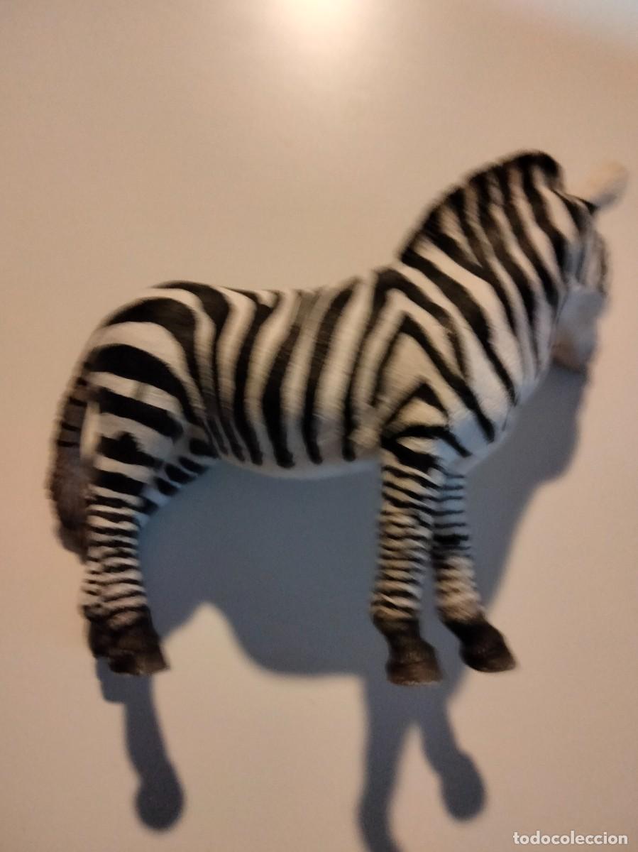 Figuras de goma y PVC: CEBRA ESCALA 1:32 - Foto 1