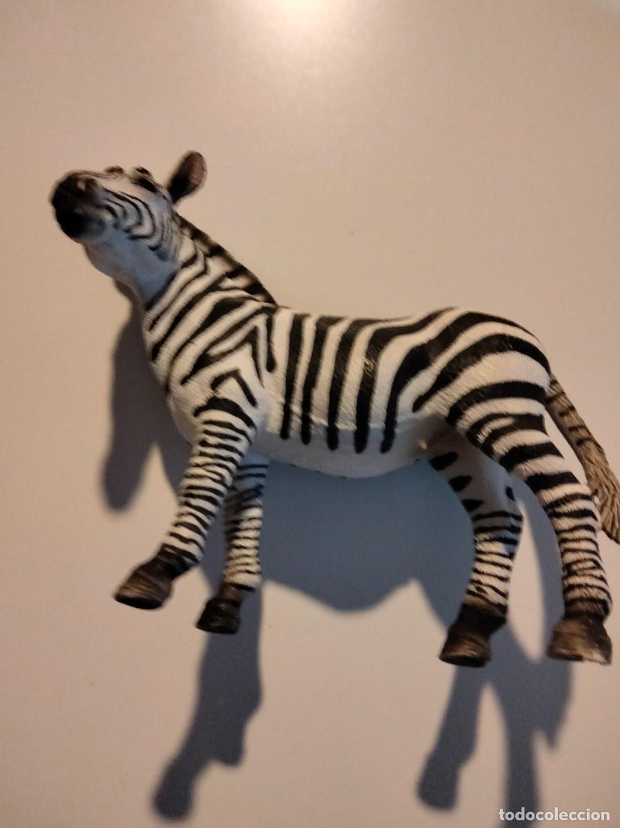 Figuras de goma y PVC: CEBRA ESCALA 1:32 - Foto 2
