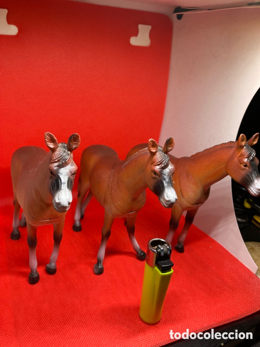 Figuras de goma y PVC: 3 caballos nuevos - Foto 2
