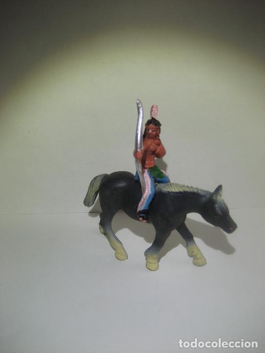 Figuras de goma y PVC: Indio con arco a caballo sin identificar. 6 cms. - Foto 1