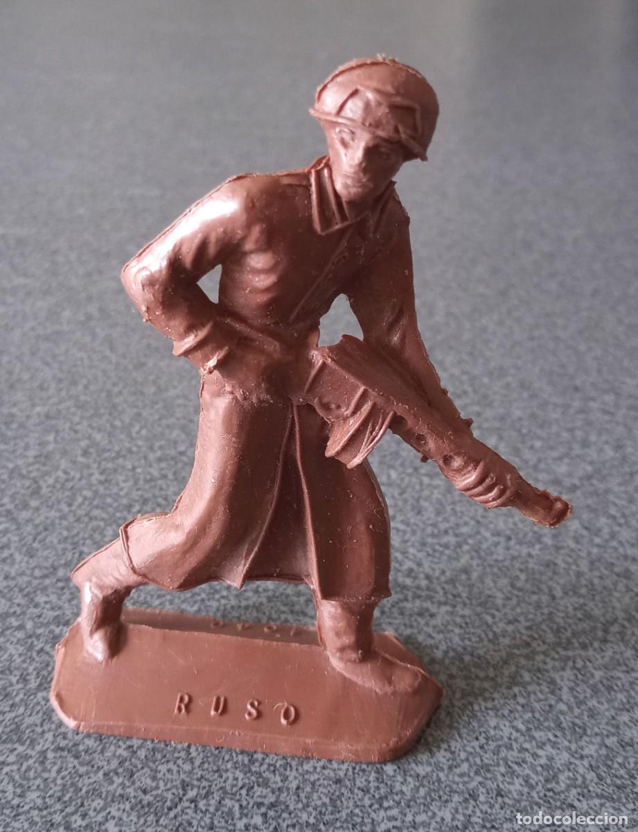 Figuras de goma y PVC: Soldado Ruso de pl&aacute;stico Comansi - Foto 1