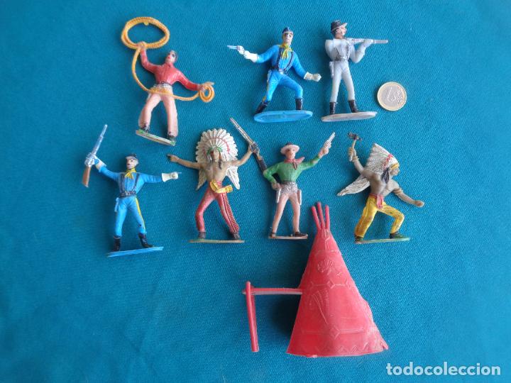 Figuras de goma y PVC: LOTE DE INDIOS Y VAQUEROS COMANSI PATENTADO - Foto 1