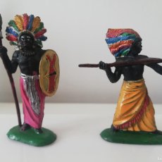 Figuras de Goma y PVC: 2 GUERREROS KAKUANA EN GOMA, SERIE NEGROS Y SAFARI DE PECH HERMANOS. Lote 396829644