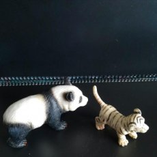 Figuras de Goma y PVC: ANIMALES SCHLEICH -PANDA Y CRIA DE TIGRE. Lote 398566494