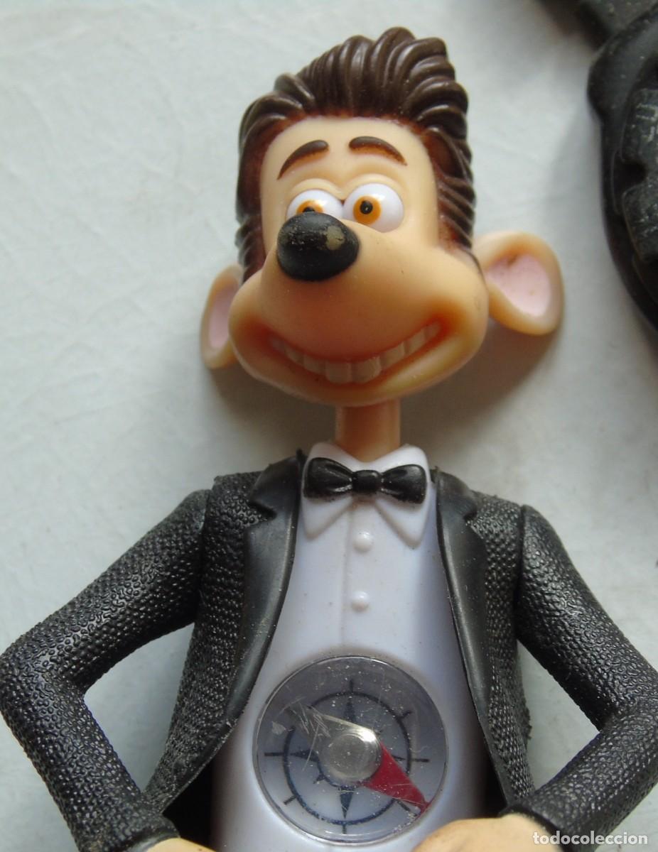 Figuras de goma y PVC: mu&ntilde;eco de goma con brujula a&ntilde;os 70, (14 cm de alto)