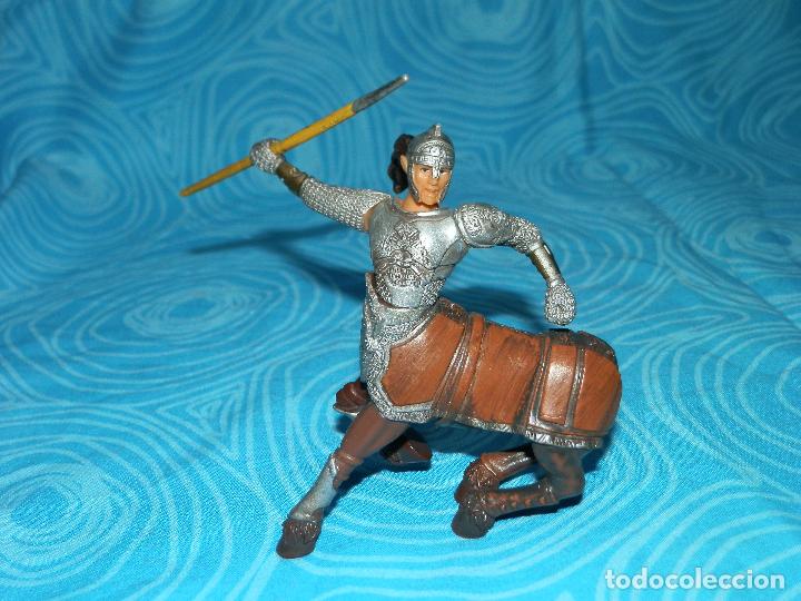 Figuras de goma y PVC: CENTAURO - Foto 3