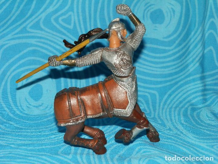 Figuras de goma y PVC: CENTAURO - Foto 4