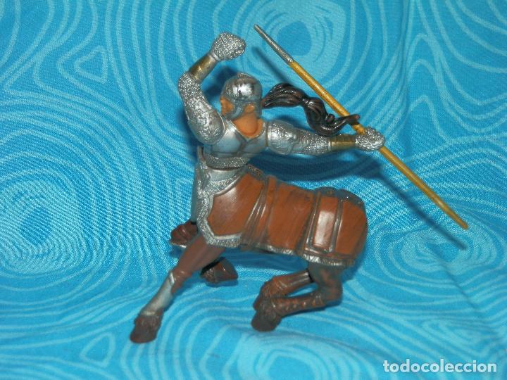 Figuras de goma y PVC: CENTAURO - Foto 1