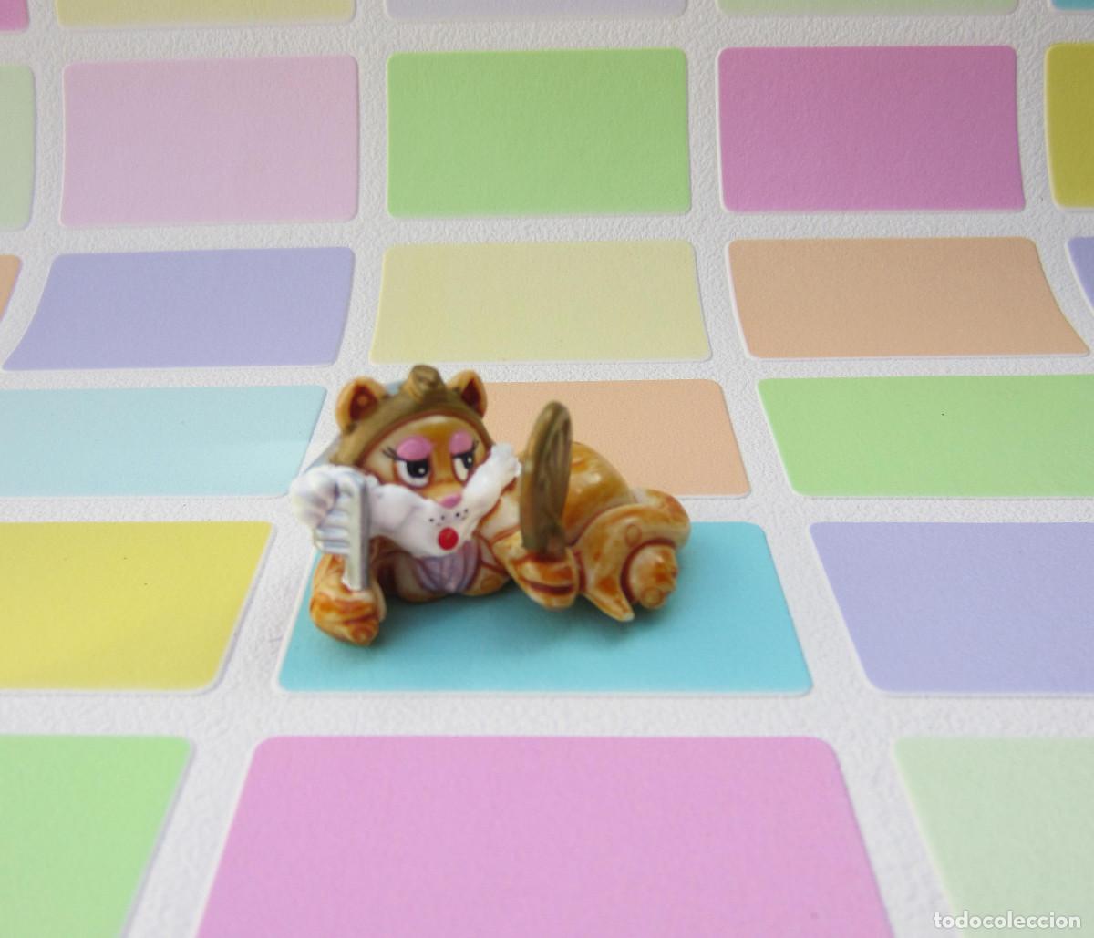 Figuras de goma y PVC: FIGURA KINDER LEO - Foto 1