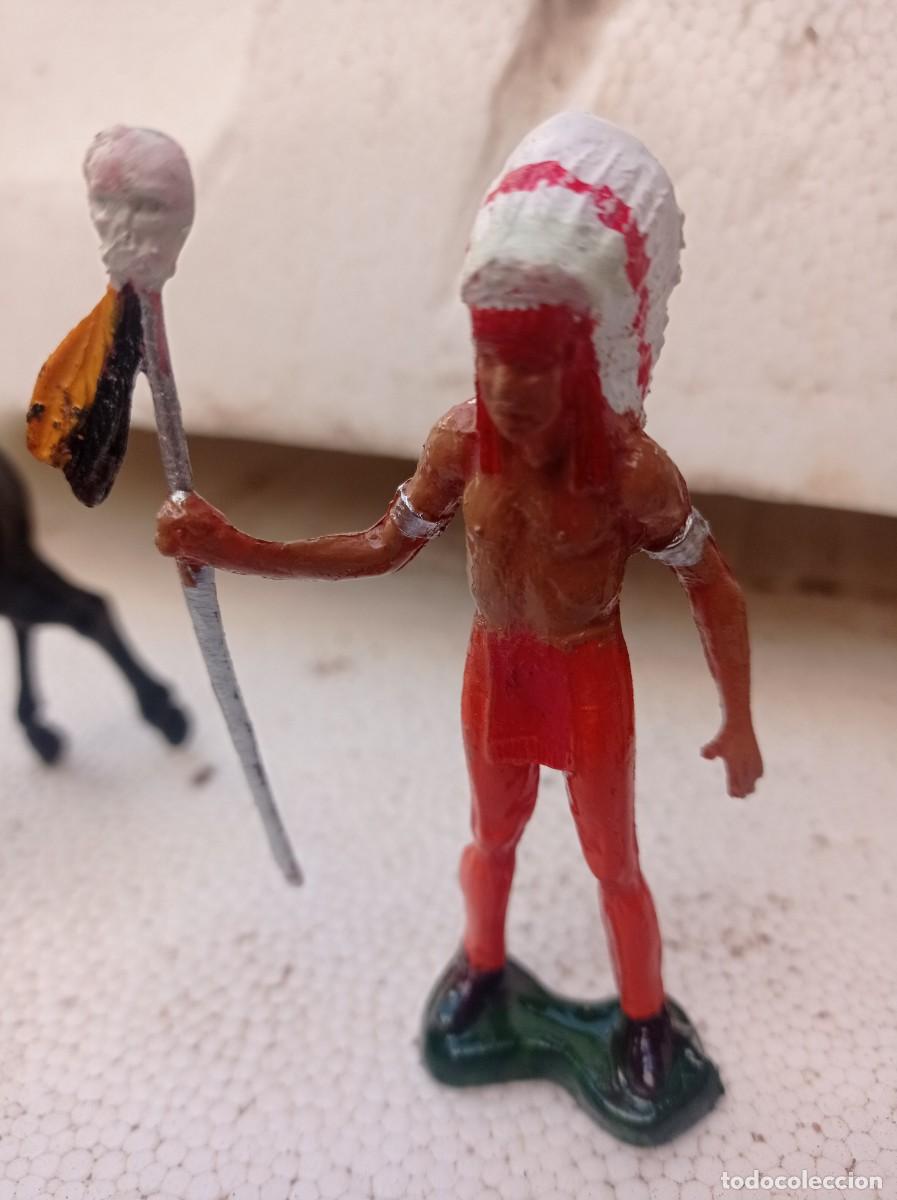 Figuras de goma y PVC: Vaquero y indios de comansi - Foto 3