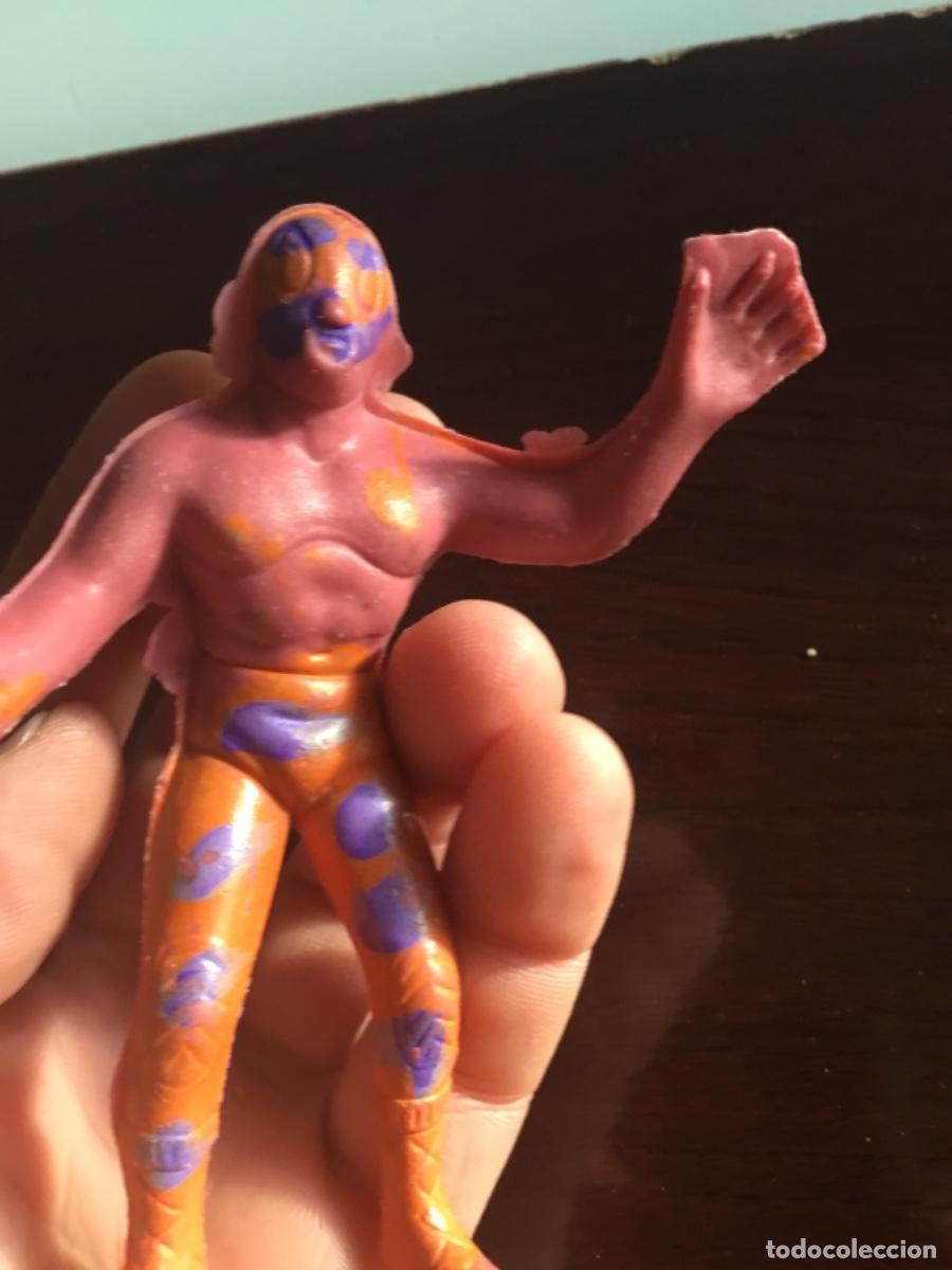 Figuras de goma y PVC: Mu&ntilde;eco pressing catch - Foto 3