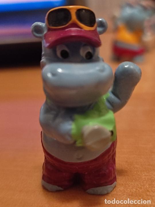 Kinder Figures: KINDER HIPOPOTAMO TURISTA CAMARA FOTOS FIGURA PINTADA A MANO PROMO CHOCOLATE FERRERO