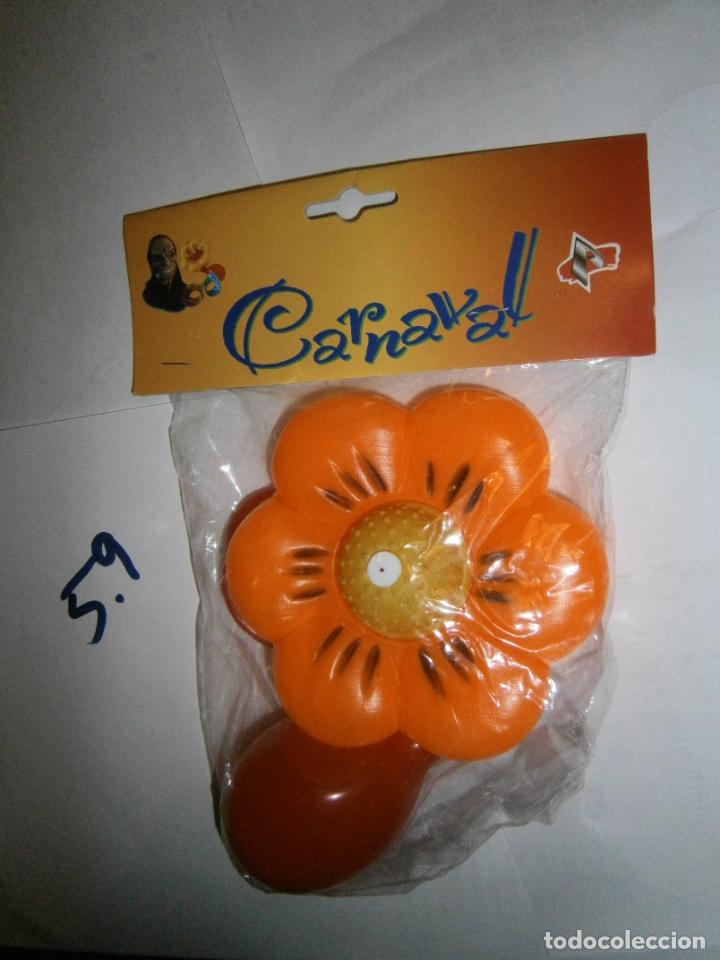 Rubber and PVC Figures: GRAN FLOR BROMA CON CHORRO DE AGUA