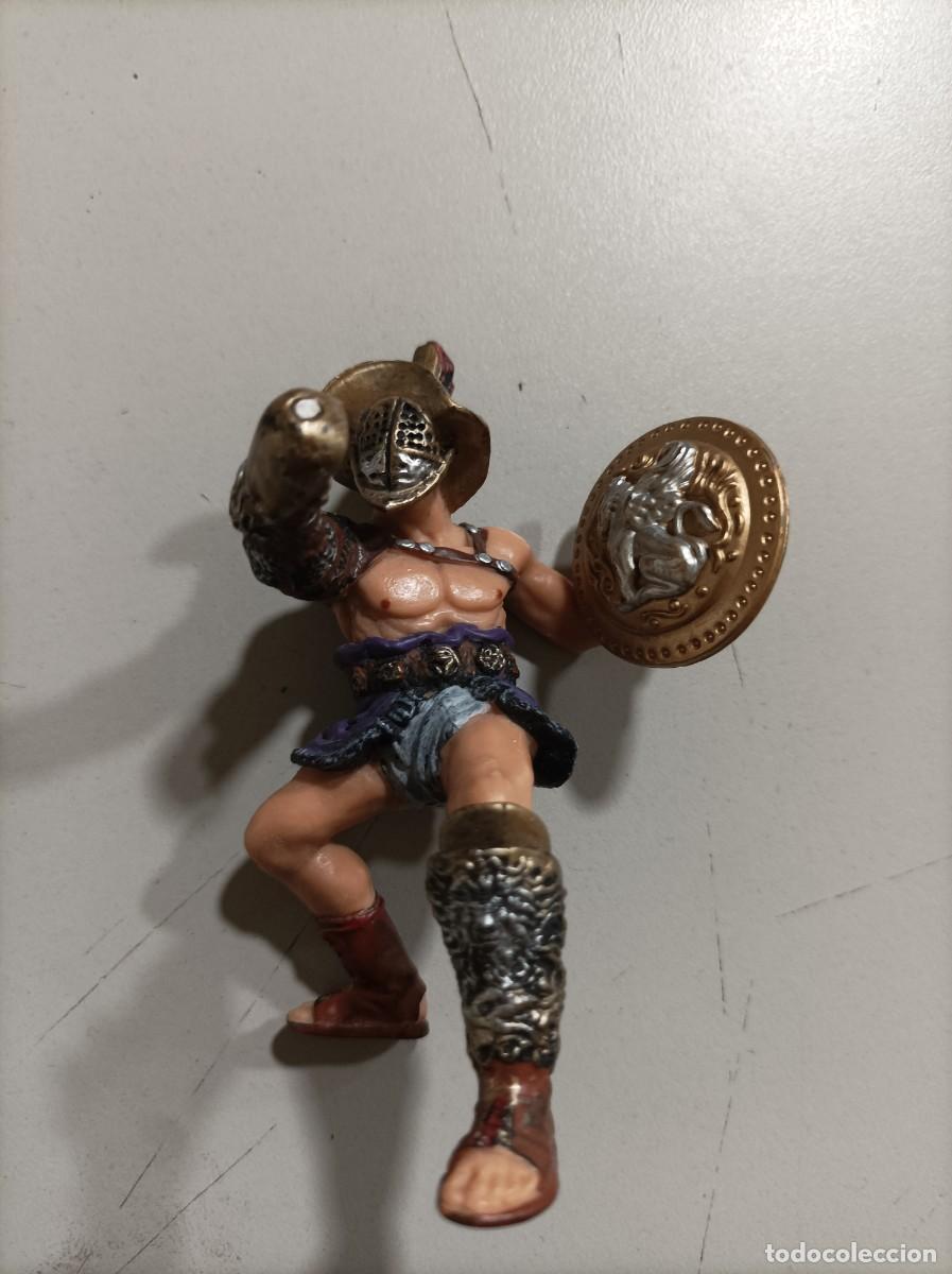 Figuras de goma y PVC: FIGURA DE JUGUETE GUERRERO - Foto 1