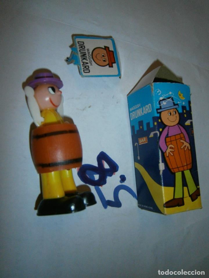 Figure di Gomma e PVC: ANTIGUO BORRACHO DESNUDO CON BARRIL EN CAJA