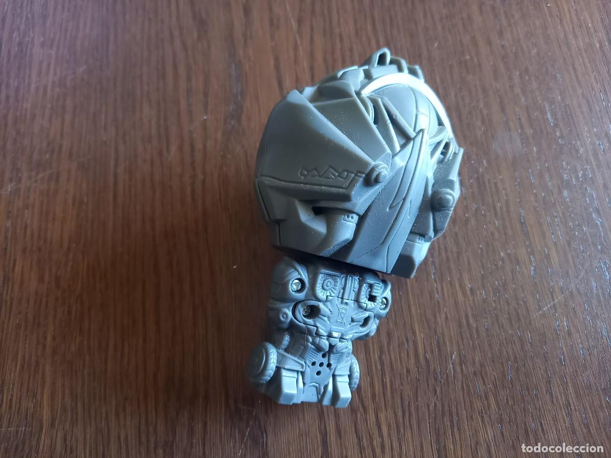 Figuras de goma y PVC: figura de pl&aacute;stico de burger King, Transformers. - Foto 2