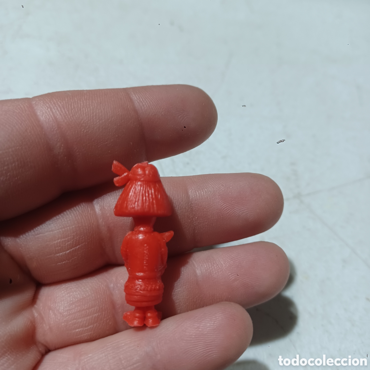 Figuras de goma y PVC: Dunkin Indio Lucky Luke Rojo - Foto 2