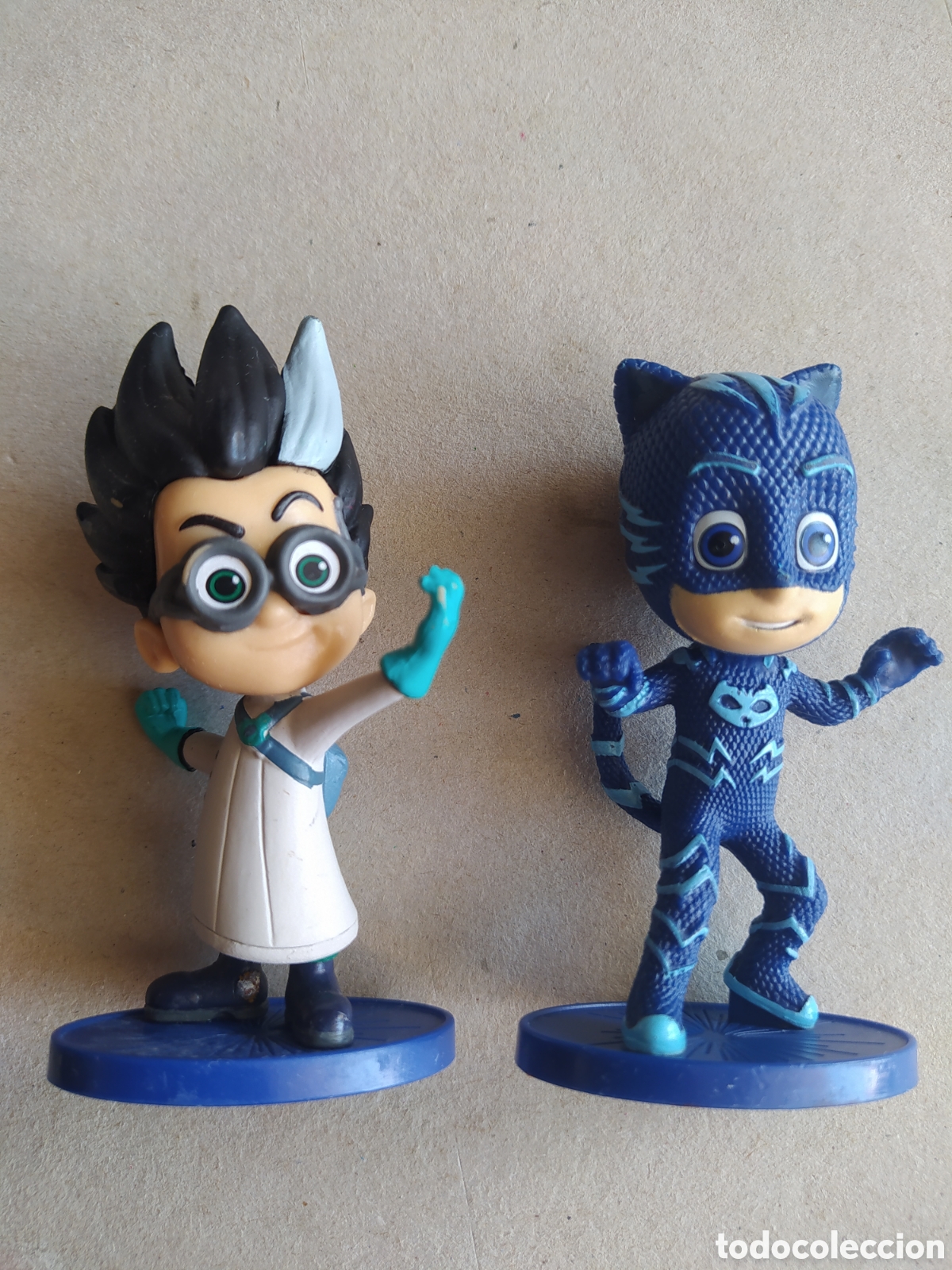 Figuras de goma y PVC: Lote dos figuras de PJ mask - Foto 1