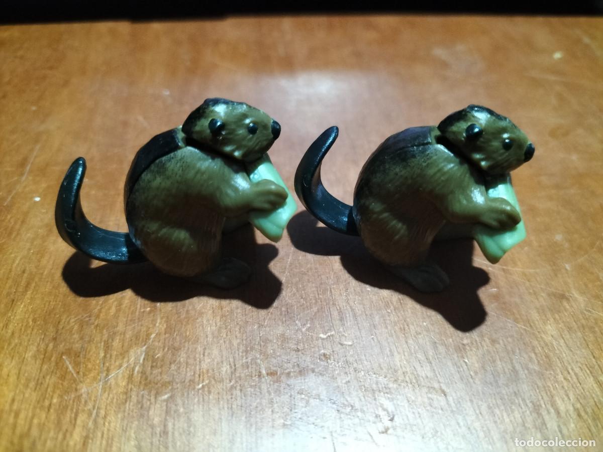 Figurines en Caoutchouc et PVC: 2 ARDILLAS DE FIGURA. PL&Aacute;STICO DURO. BUEN ESTADO. DESCONOCEMOS PROCEDENCIA. 3 X 5 CM. B-4