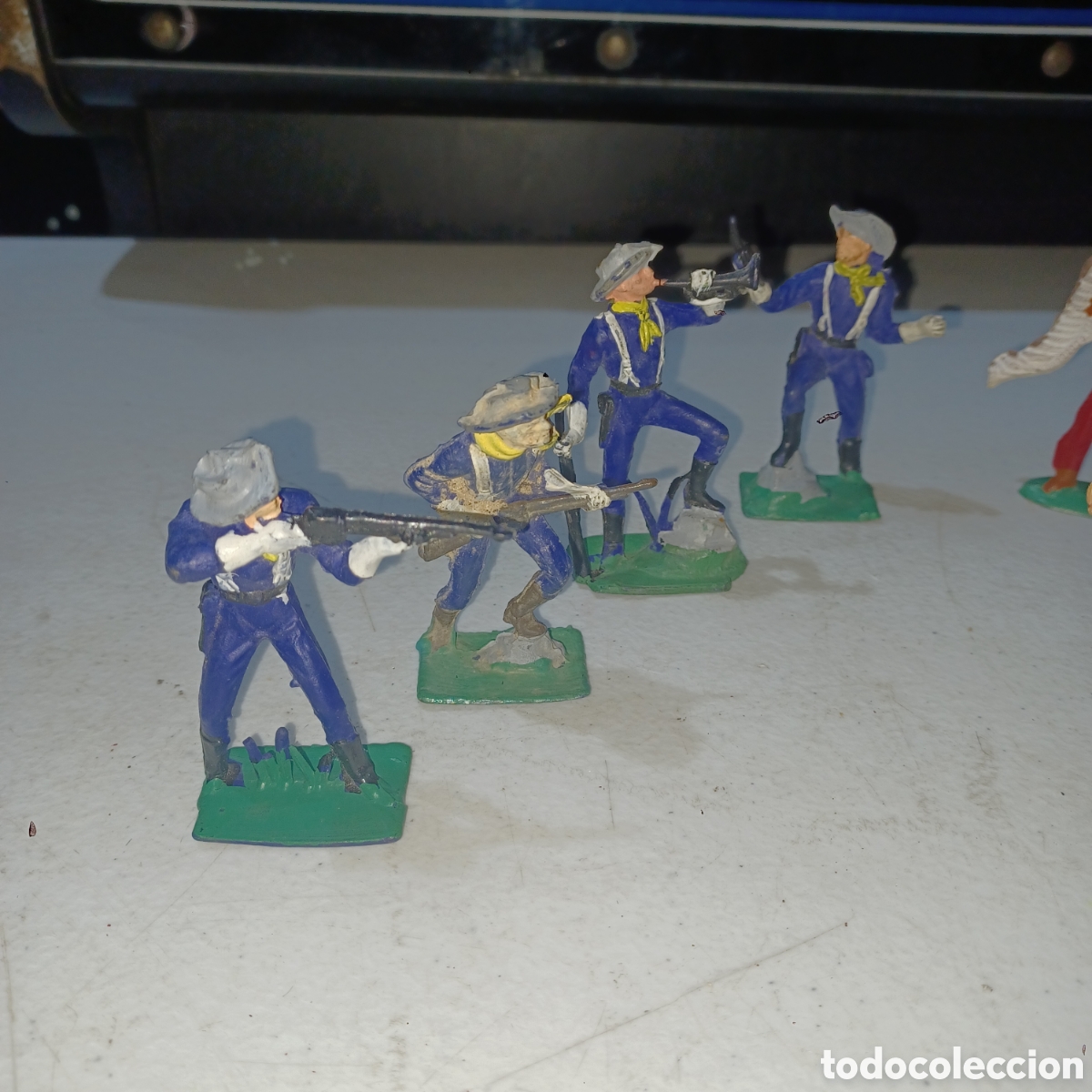 Figuras de goma y PVC: Lote vaqueros e indios Pech Jecsan o similar - Foto 2