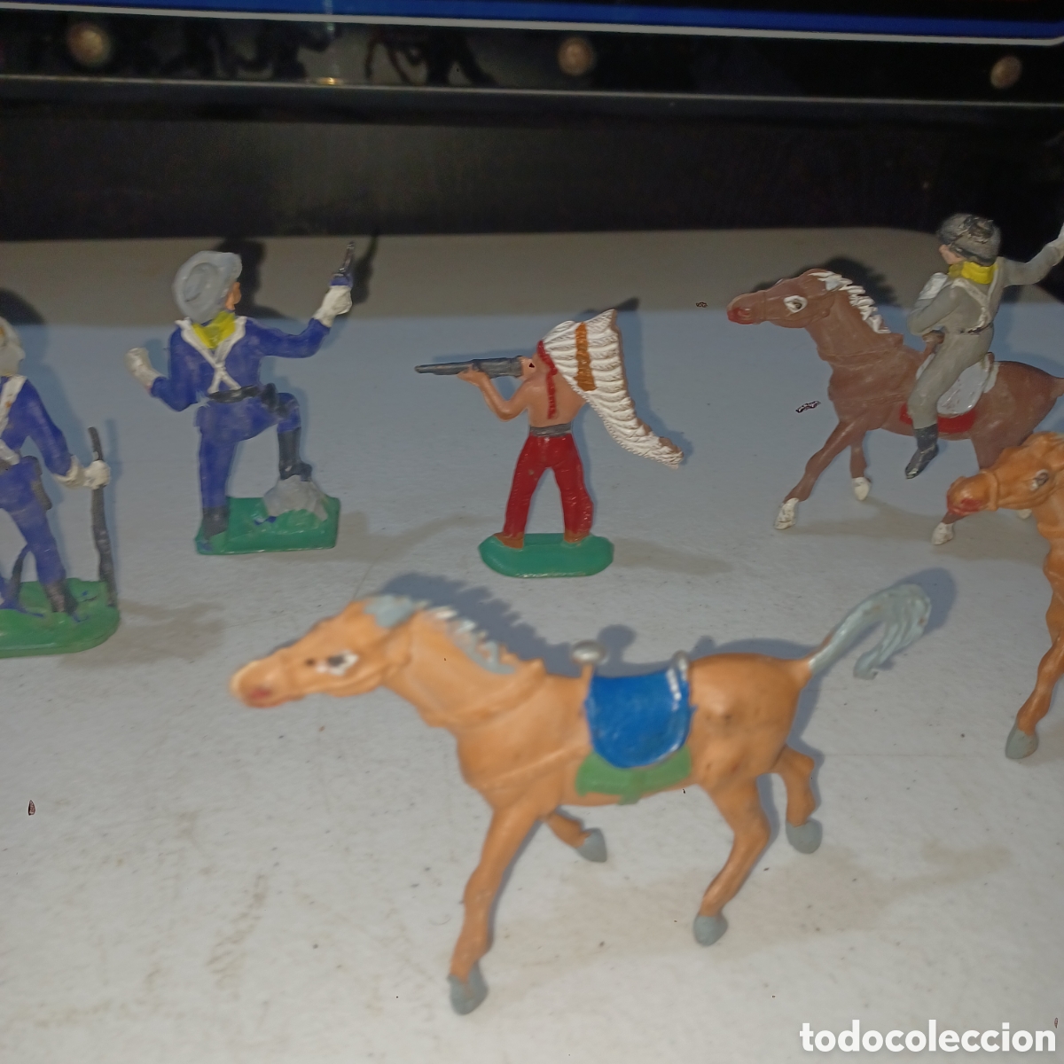 Figuras de goma y PVC: Lote vaqueros e indios Pech Jecsan o similar - Foto 6