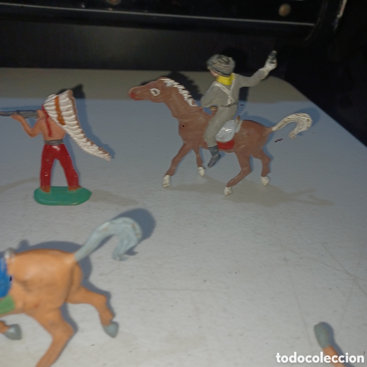 Figuras de goma y PVC: Lote vaqueros e indios Pech Jecsan o similar - Foto 7